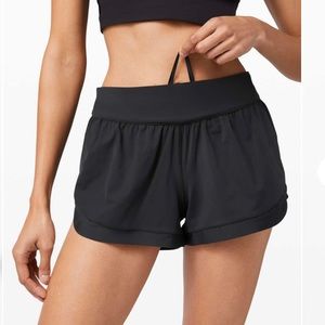 Lululemon calm tides run short size 8 black NWT!